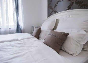 Helvetia Apartahotel 4*